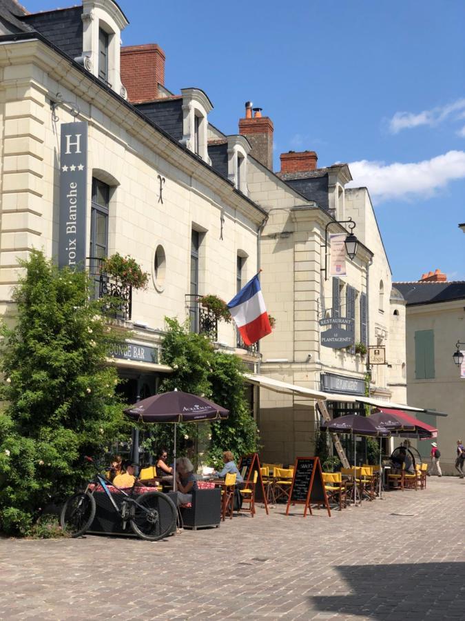 Logis Hotel La Croix Blanche Fontevraud Εξωτερικό φωτογραφία
