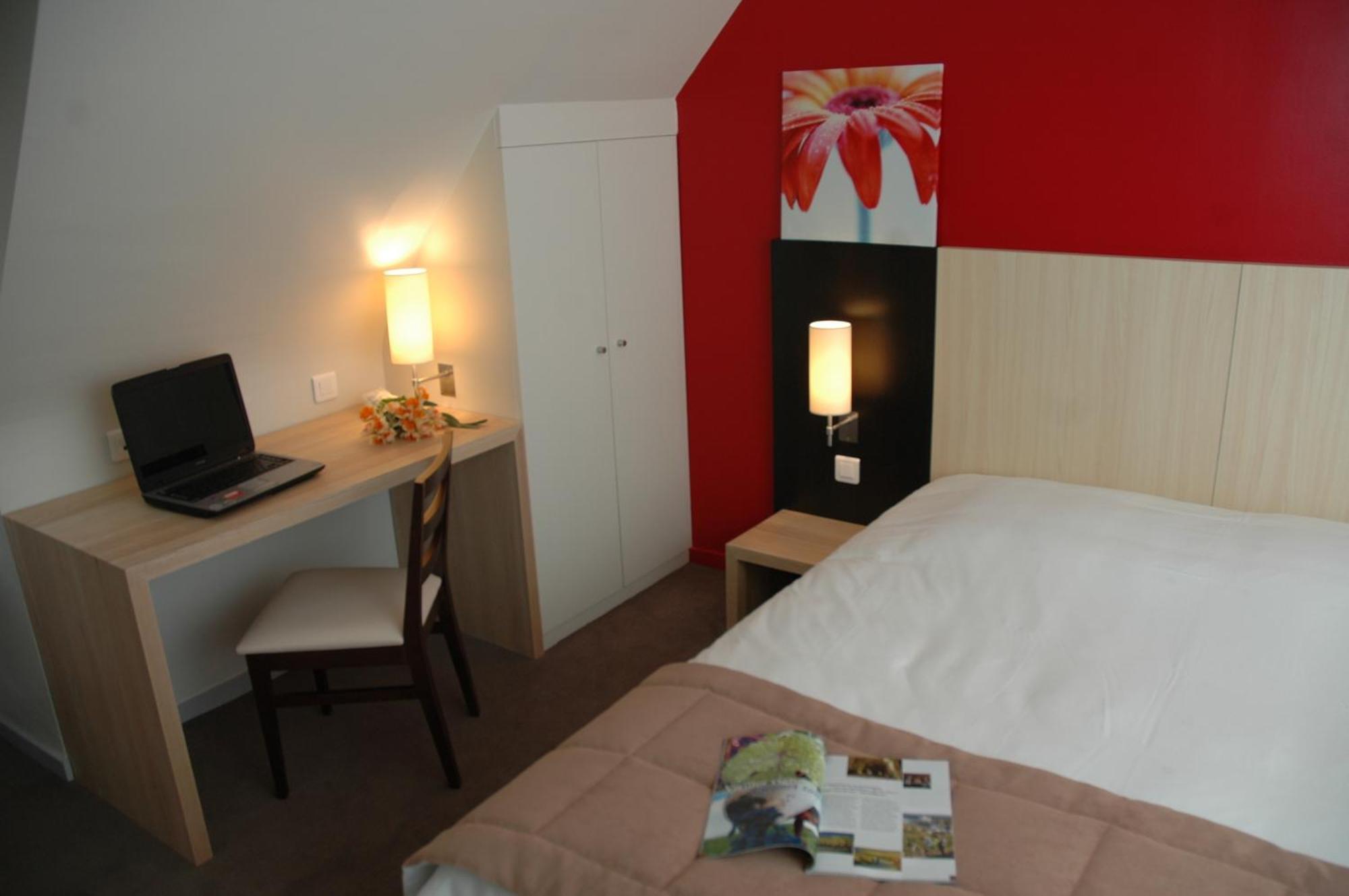 Logis Hotel La Croix Blanche Fontevraud Εξωτερικό φωτογραφία