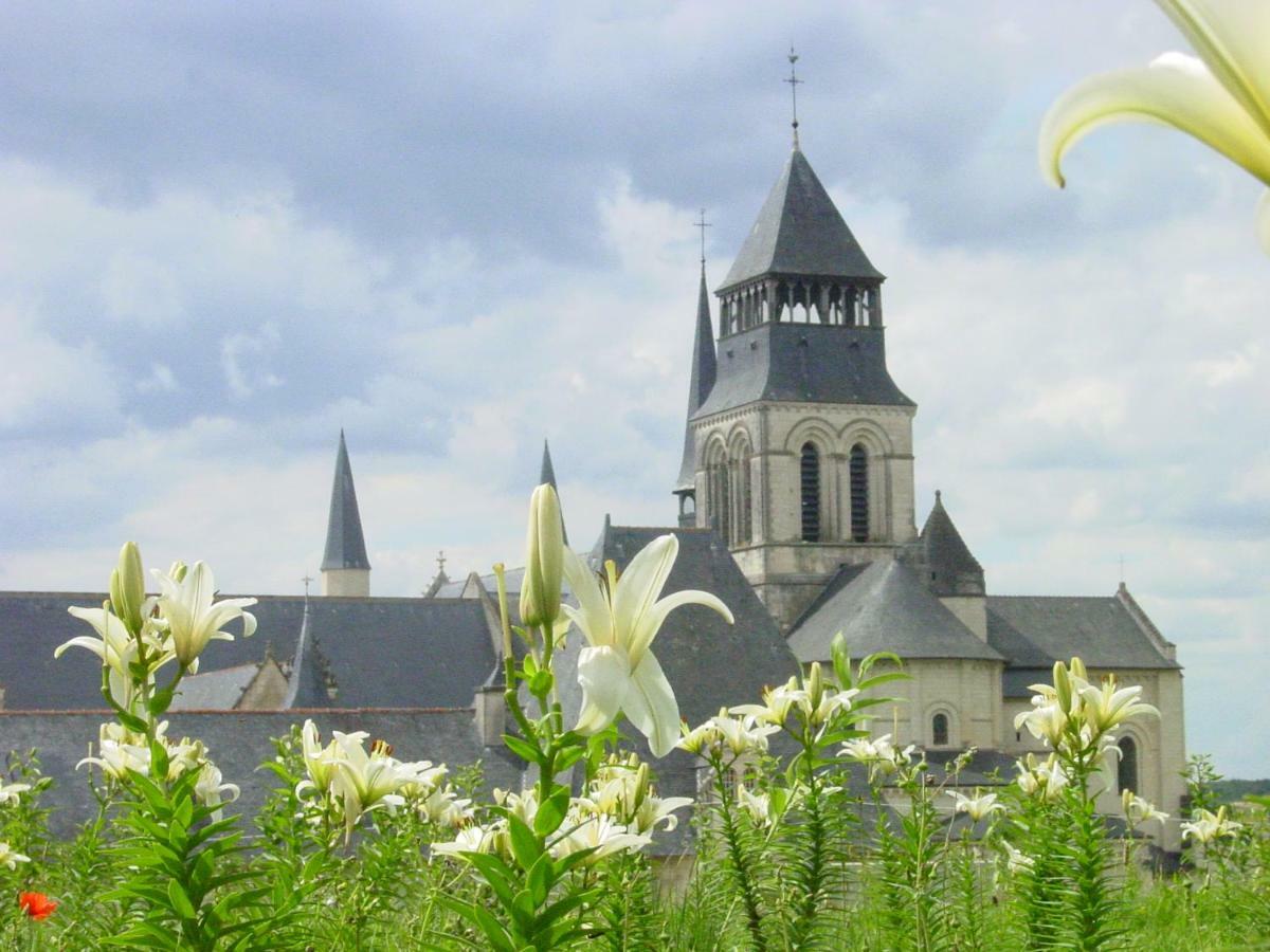 Logis Hotel La Croix Blanche Fontevraud Εξωτερικό φωτογραφία